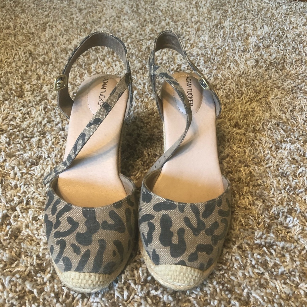 Adam Tucker, sz 7.5